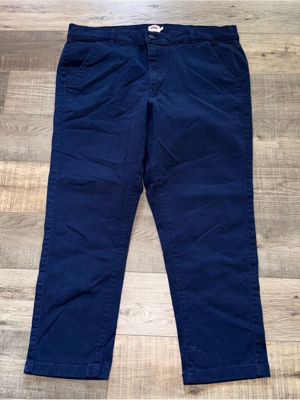 Levi's Men's Navy Blue cropped size 10 Cotton Chino Pants